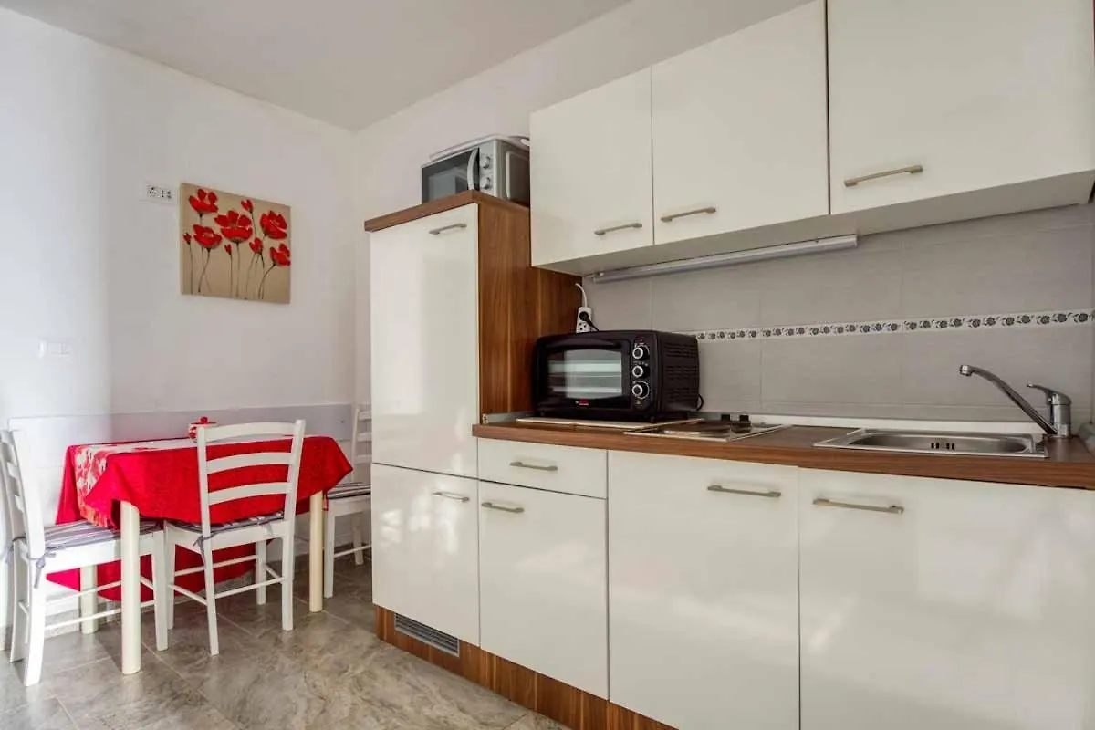*** بيت ضيافة Apartments Ina & Ika روفينج كرواتيا