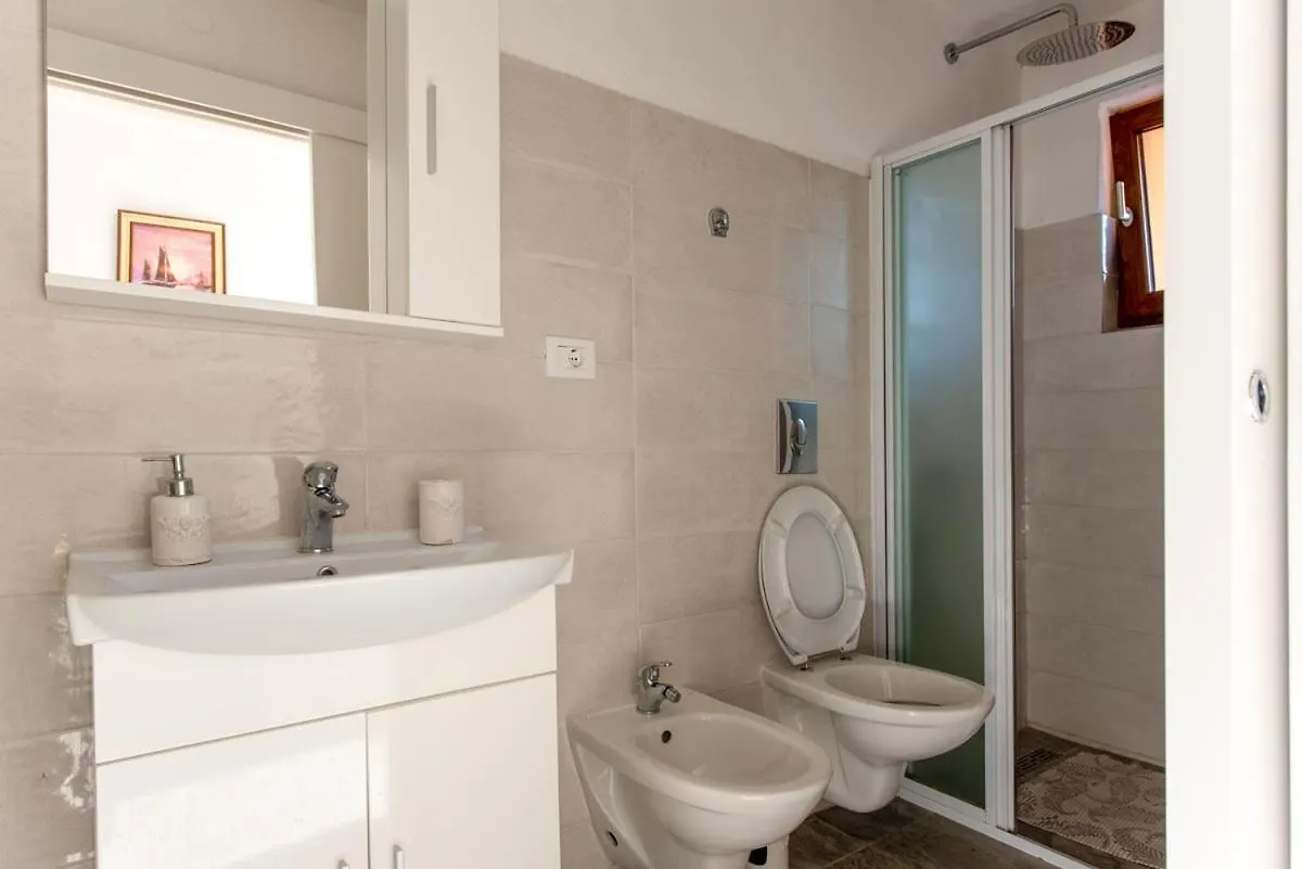 بيت ضيافة Apartments Ina & Ika روفينج