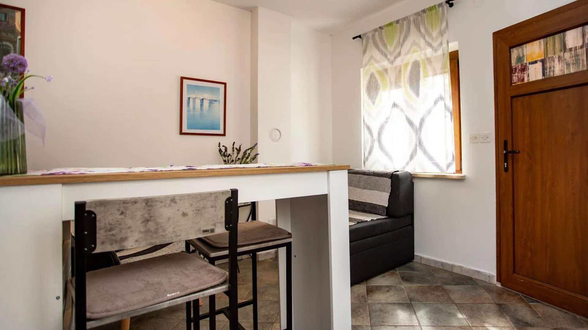 Apartments Ina & Ika روفينج بيت ضيافة