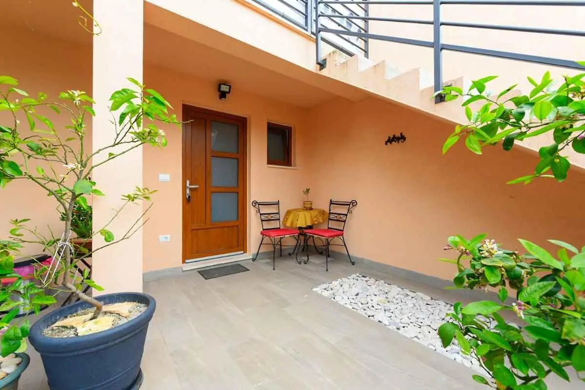 *** Гостевой дом Apartments Ina & Ika Ровинь Хорватия